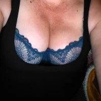 lottie_bee's Avatar Photo