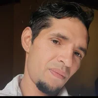 Rrzorro Φωτ, Προφίλ