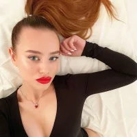 MadeleineBrigs's Profile Pic