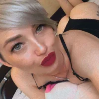 Liana_tattooed_lady – avatarbillede