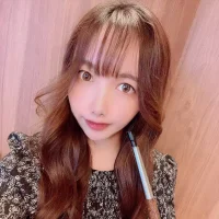 Mei-ch Poză de profil