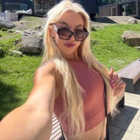 CarolyneMarian Gambar Avatar