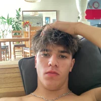 ylan_974 এর প্রোফাইল ছবি