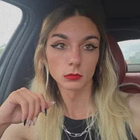 CarlyJanee's Avatar Photo