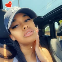 ellla_LA's Avatar Pic