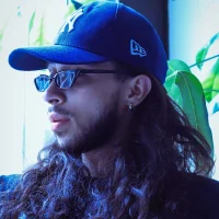 Damian__Miller Φωτ, Προφίλ