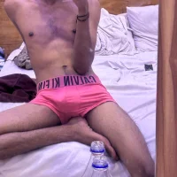 bigdickboobs7's Offline Chat Room