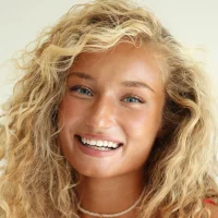 NannetteBorn's Avatar Pic