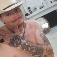 redhead04's Profile Pic
