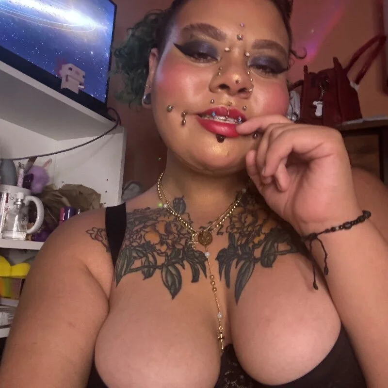 DivineBBWPoison Stripchat profile image