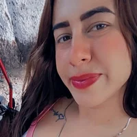 Isabela_Vega_ Φωτ, Προφίλ