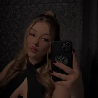 AmeliePeach webcam model