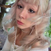 Yolandi_yo