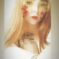 CharmingSophie's Profile Pic
