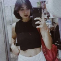 Lollysmile26 Adlı Modelin Avatarı