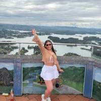 ManuelaVeeleez: изображение аватарки