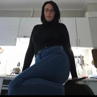 Ulyana396 Adlı Modelin Avatarı