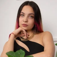 AmelieMarin's Profile Pic