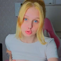 Hi_Kitti's Avatar Pic