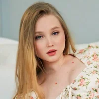 NinaWeys's Profile Pic