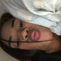 Naomy23's Profile Pic