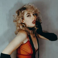 รูปโปรไฟล์ของ A_g_a_t_a