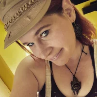 Reina_red's Profile Pic