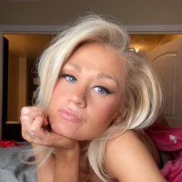 theytoldme2soidid এর প্রোফাইল ছবি