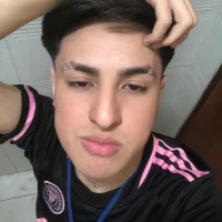 lov3lyenzo's Profile Pic