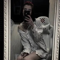 strangerr_girl profiképe