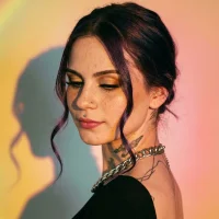 Veronicaa_lodge1's Avatar Pic