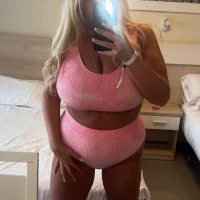 Busty-Brielle 的個人資料圖片