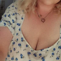 Curvaceous_CleoUKX's Avatar Pic