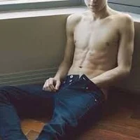 R-a-h-e-e-l's Avatar Photo