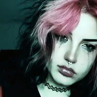 VampressViolet's Profile Pic