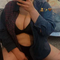 Roxierose762's Avatar Photo