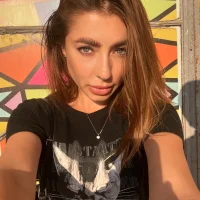 Ally_Maks's Profile Pic