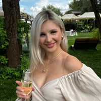 WhitneyArnet's Profile Pic
