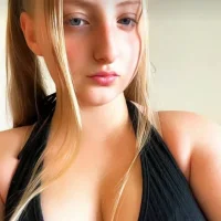 صورة الملف الشخصي لـ young_hailey