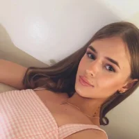 Профилна снимка на EllyRose96