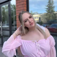 Kelly_Howell's Profile Pic