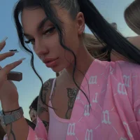 Nikafleur's Profile Pic