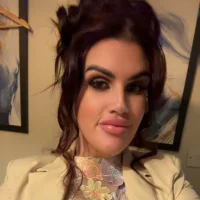 Phoebe_UK's Profile Pic