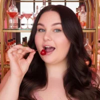 غرفة دردشة queencurves دون اتصال