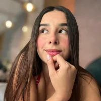 Elaara_'s Profile Pic