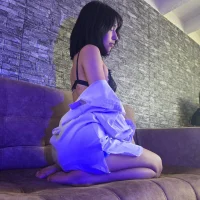 Naomy_Bloom