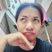 Sara-Petite Poză de profil