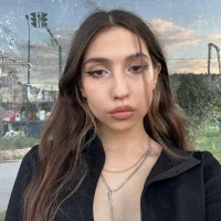 DaisyDewberry's Profile Pic