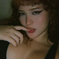 zooee_white's Profile Pic