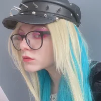 Nora_adore_ya